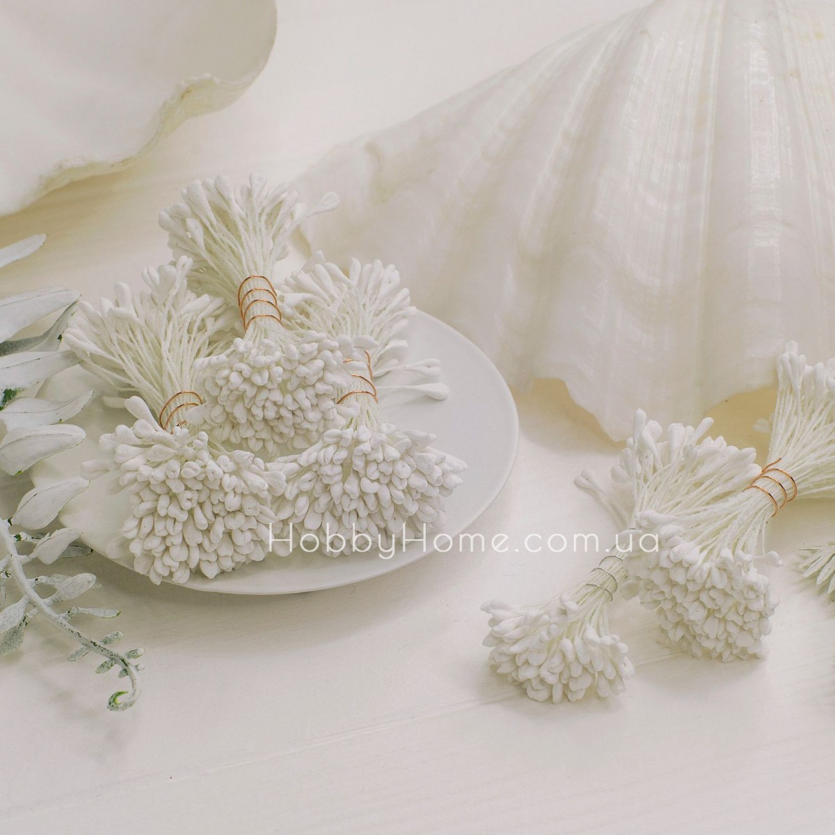 Фігурні матові тичинки Білі 3 мм, декоративні, двосторонні на нитці