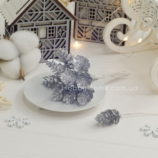 Штучні декоративні шишки на гілці 2,5 см срібні — для новорічного декору, флористики та композицій