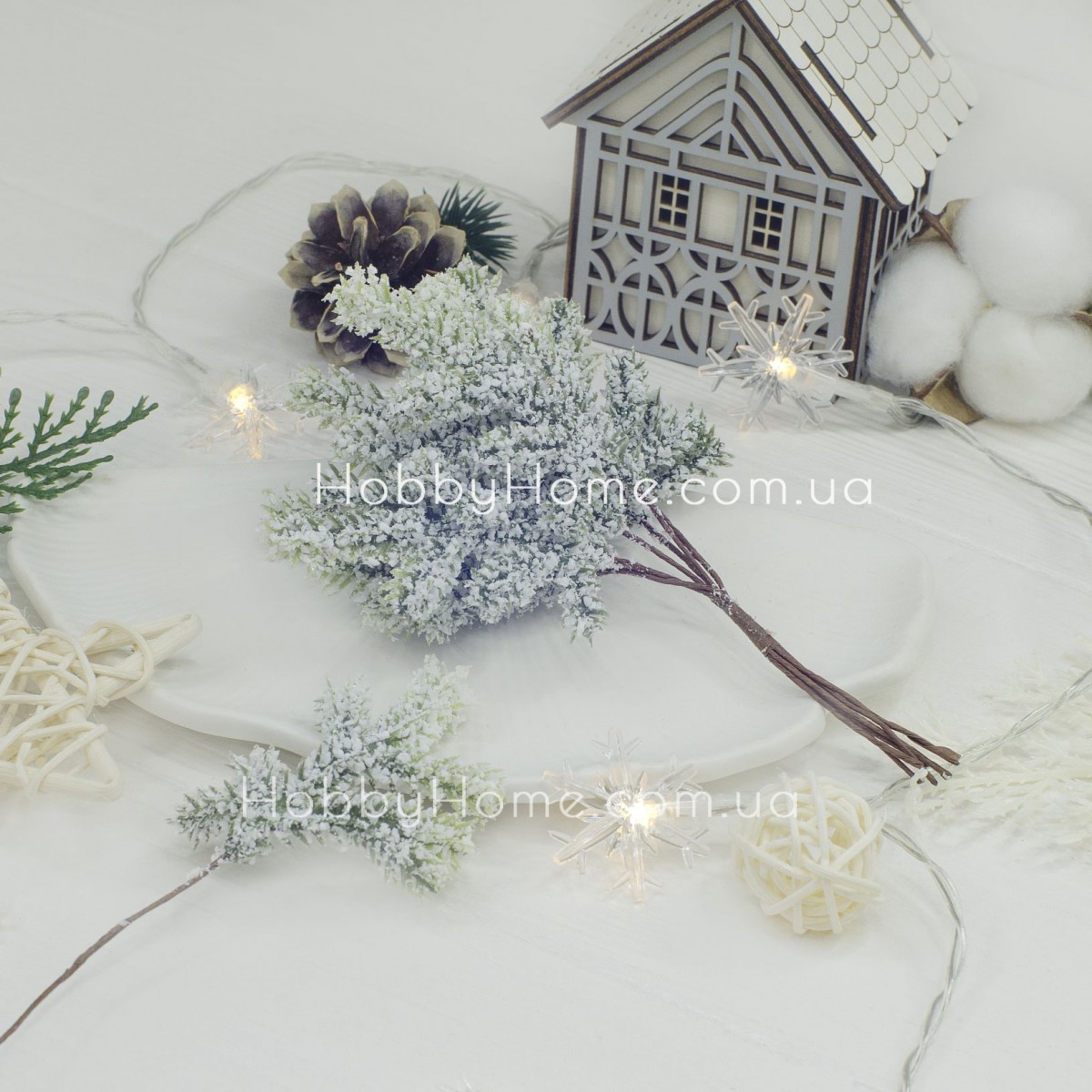 Засніжена штучна гілка ялинки 15 см — ефект "як справжній сніг"