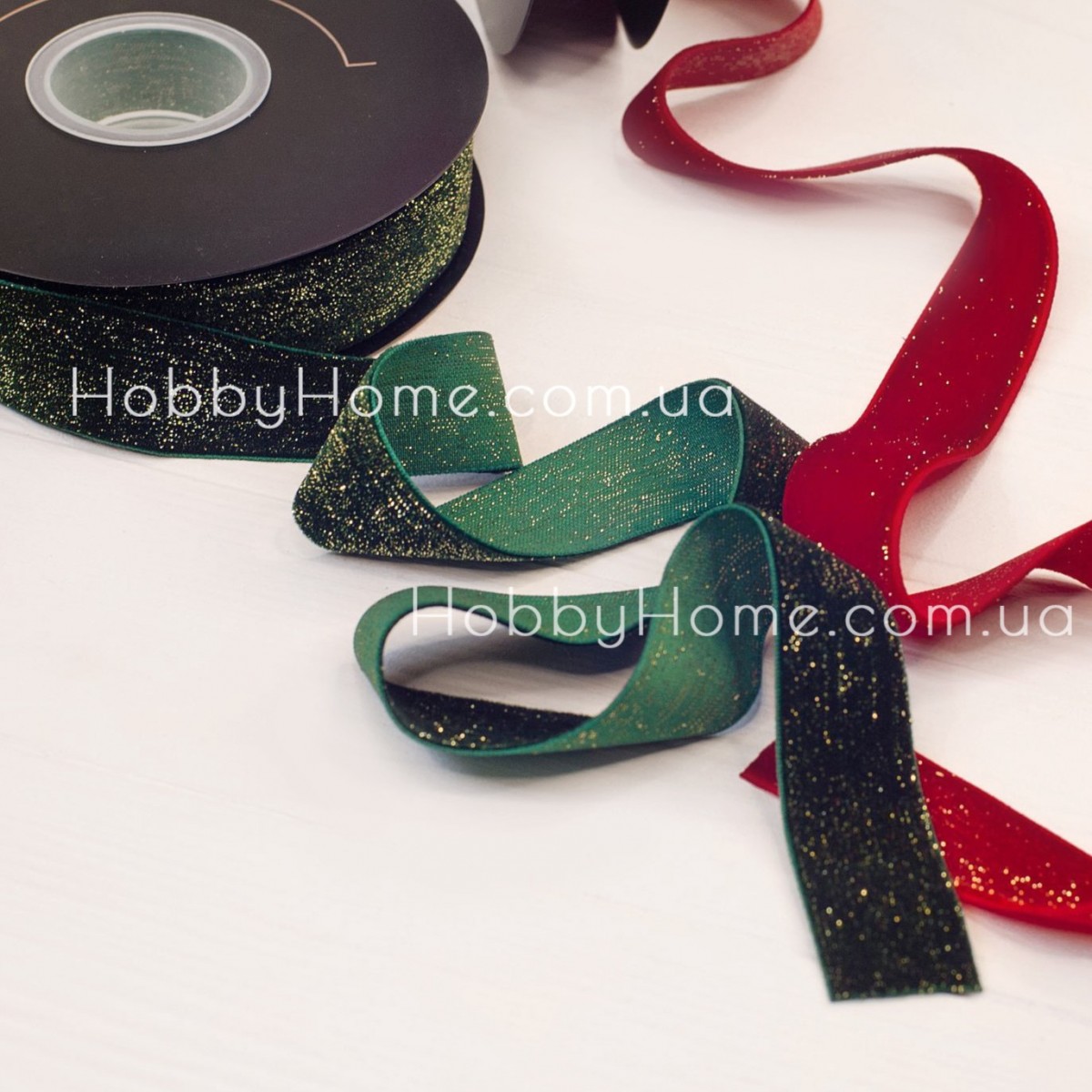 Оксамитова стрічка Зелена 2,5 см із золотим люрексом — для декору та рукоділля