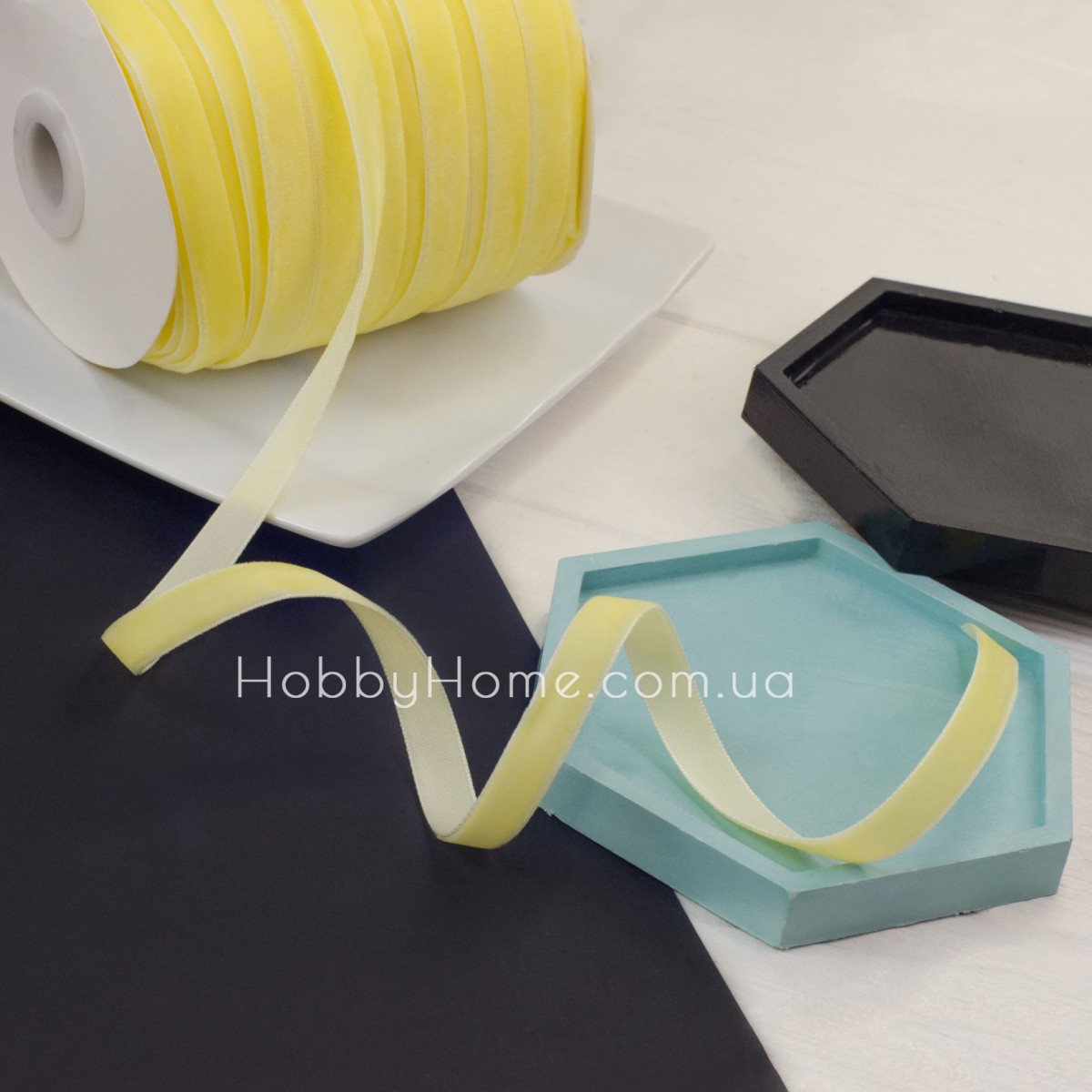 Оксамитова стрічка 1 см жовта — для декору, рукоділля та пакування