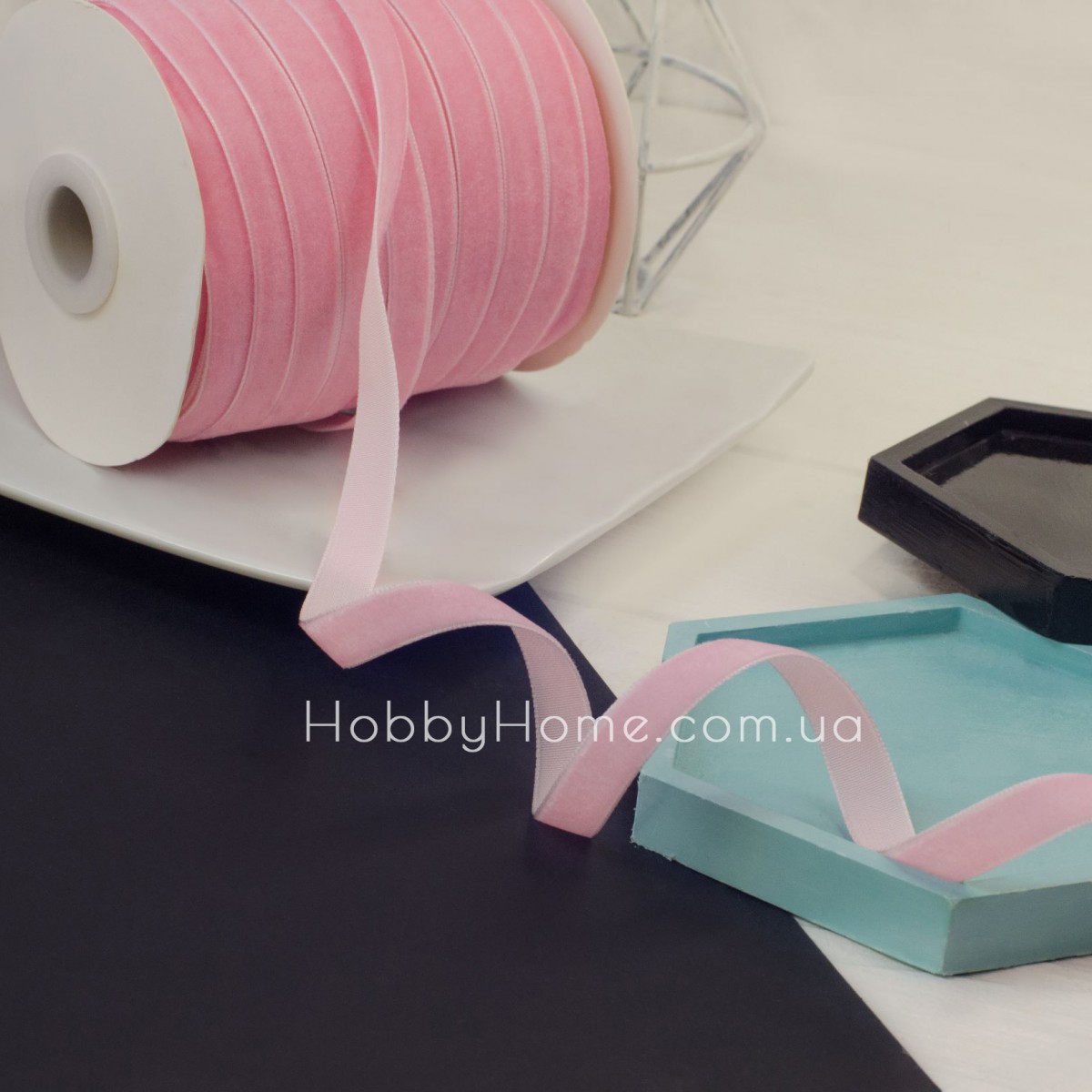 Оксамитова стрічка 1 см рожева — для подарунків, декору та рукоділля