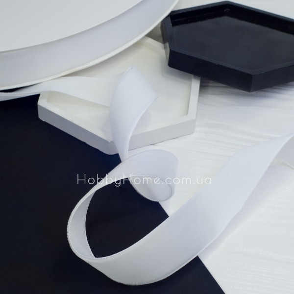 Оксамитова стрічка 2,5 см Біла ВІП — для рукоділля, обручів та декору