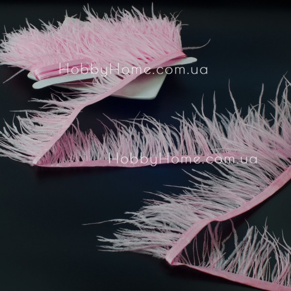 Пір'яна тасьма (стрічка) страуса 8-9 см Ніжно-Рожева — натуральне пір’я на стрічці для декору