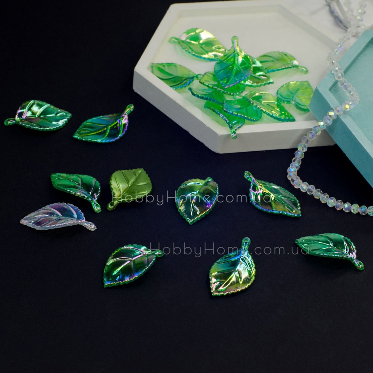 Акрилова намистина обіймач Листочок 3,2см Зелений прозорий АВ+ Акрилова намистина обіймач Листочок 3,2см Зелений прозорий АВ+