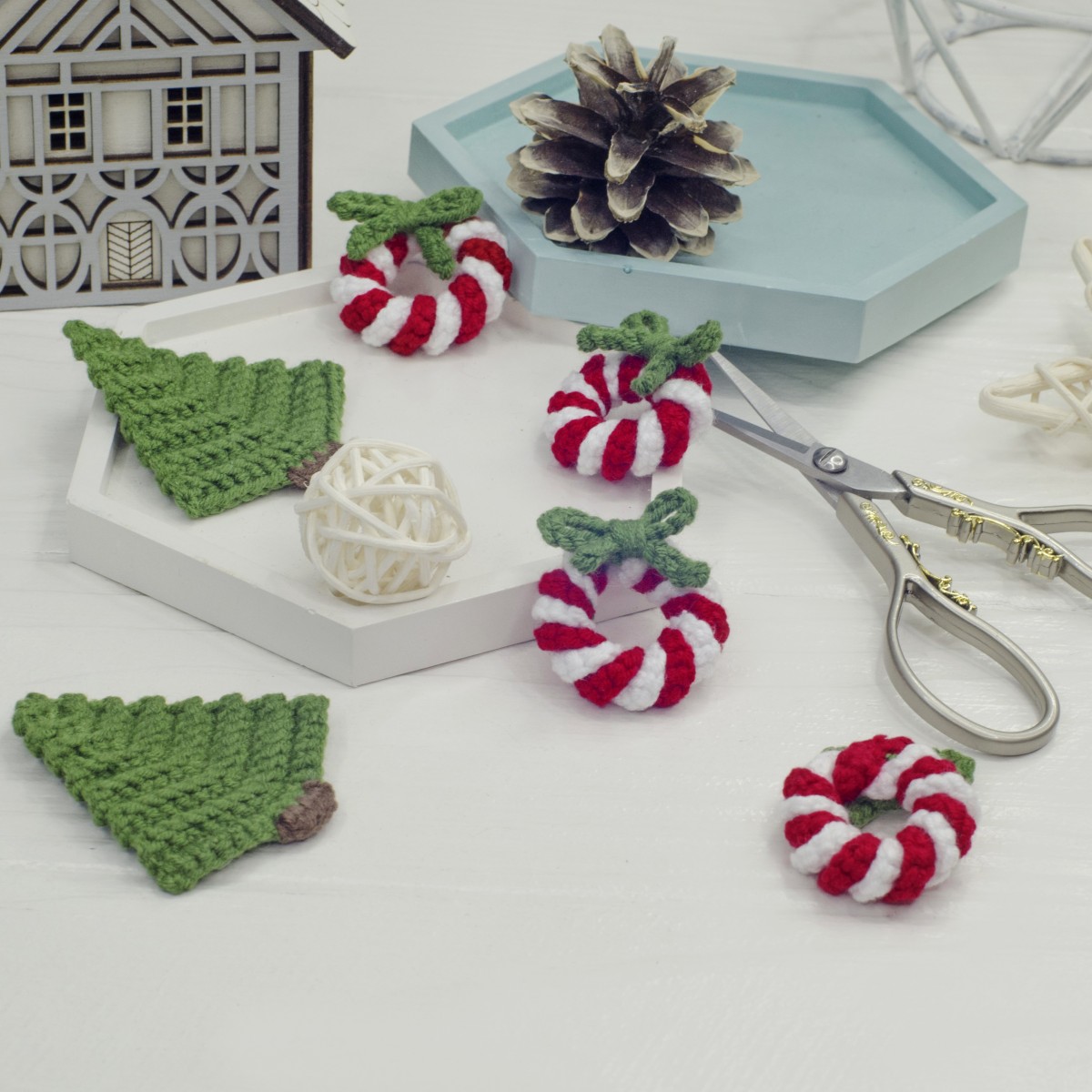 В'язаний Віночок з бантиком 3см В'язаний Віночок з бантиком 3см